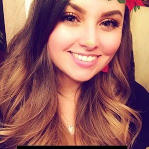 Meet your posher, Sabrina